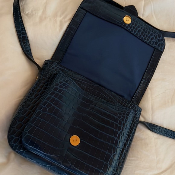 NWOT Banana Republic croco-embossed leather purse - Picture 3 of 4